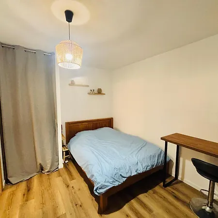 T2 Bien Equipe Avec Tram T1 Et Commodites A Proximite 13 Min Du Centre De Nantes 圣埃尔布兰