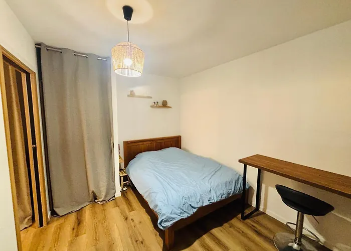 T2 Bien Equipe Avec Tram T1 Et Commodites A Proximite 13 Min Du Centre De Nantes 圣埃尔布兰